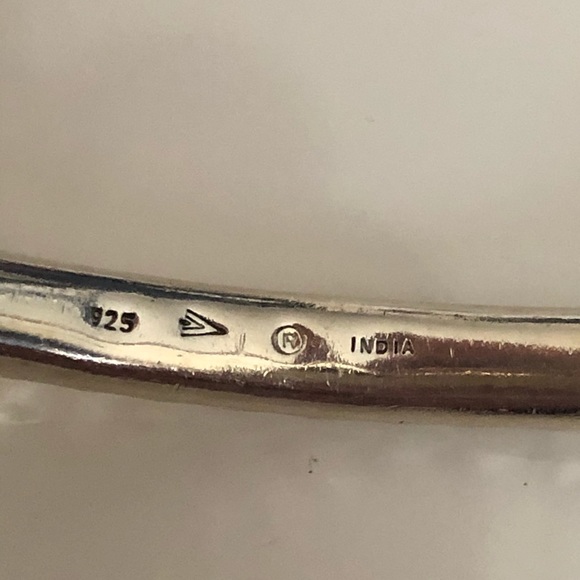 Silpada B1482 Hammered Sterling Silver Bangle Bracelet - Picture 4 of 5